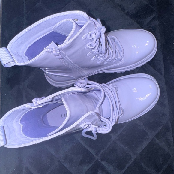 Women's Lavender Boots - Picture 1 of 4